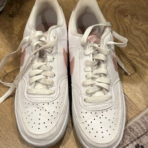 Nike Women's White and Soft Pink Sneakers